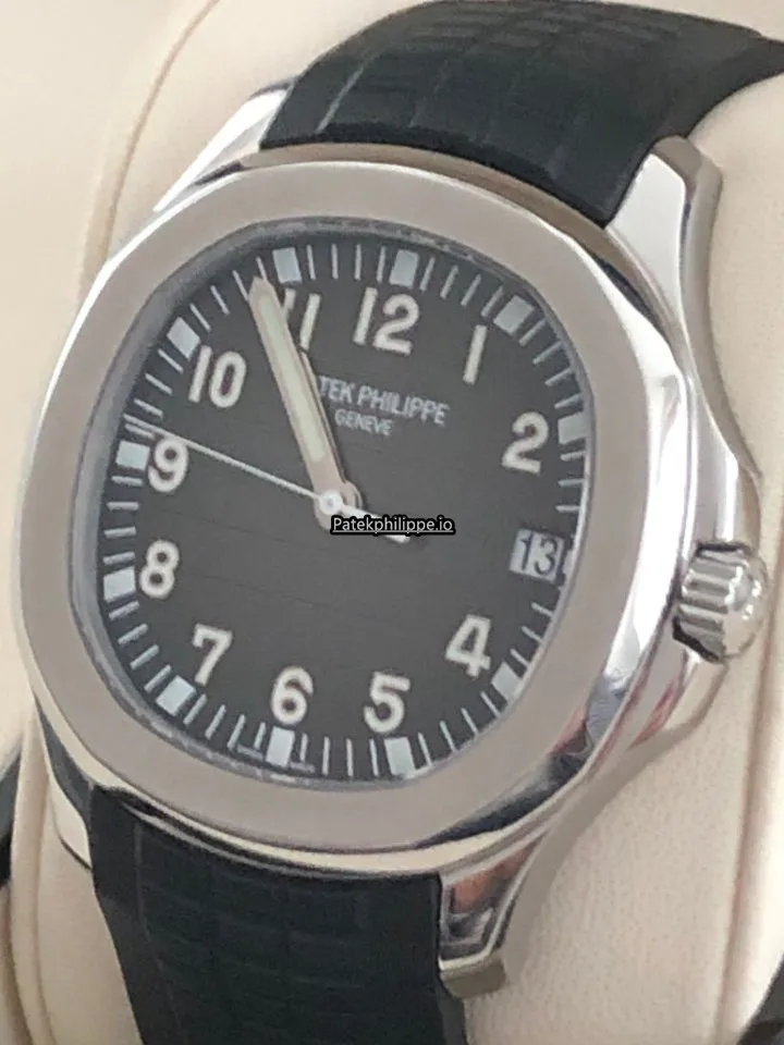 Alternative view of Patek Philippe Aquanaut 5167a-001 40MM Steel Case Automatic