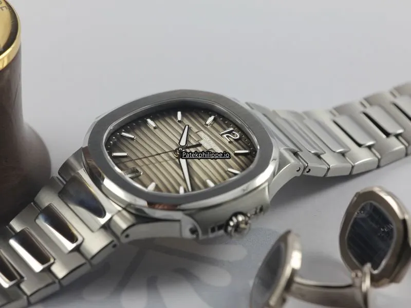Patek Philippe Nautilus 7118/1a-011 35.2MM Steel Case Automatic