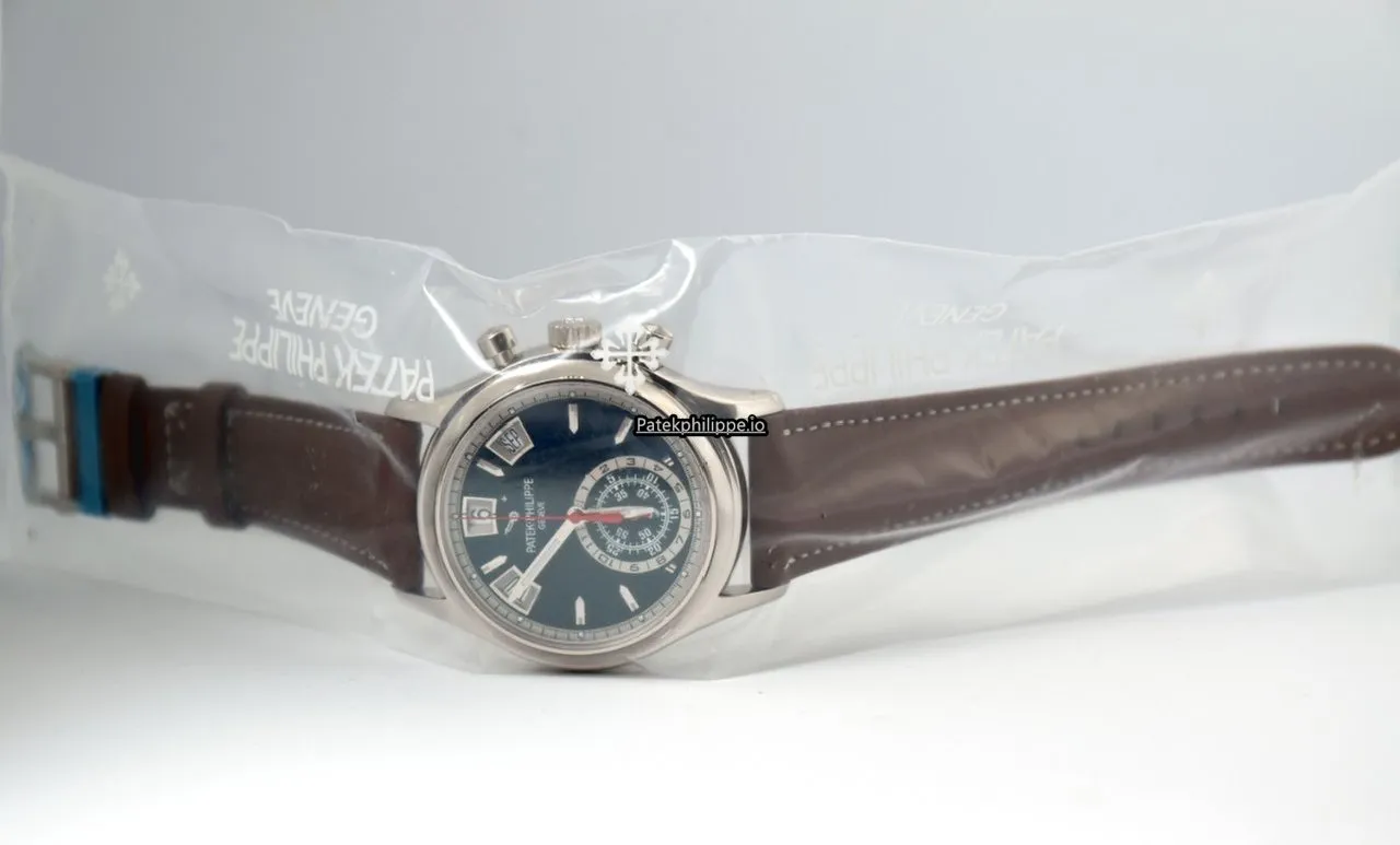 Patek Philippe Annual Calendar 5960/01g-001 40.5MM White Gold Case Automatic