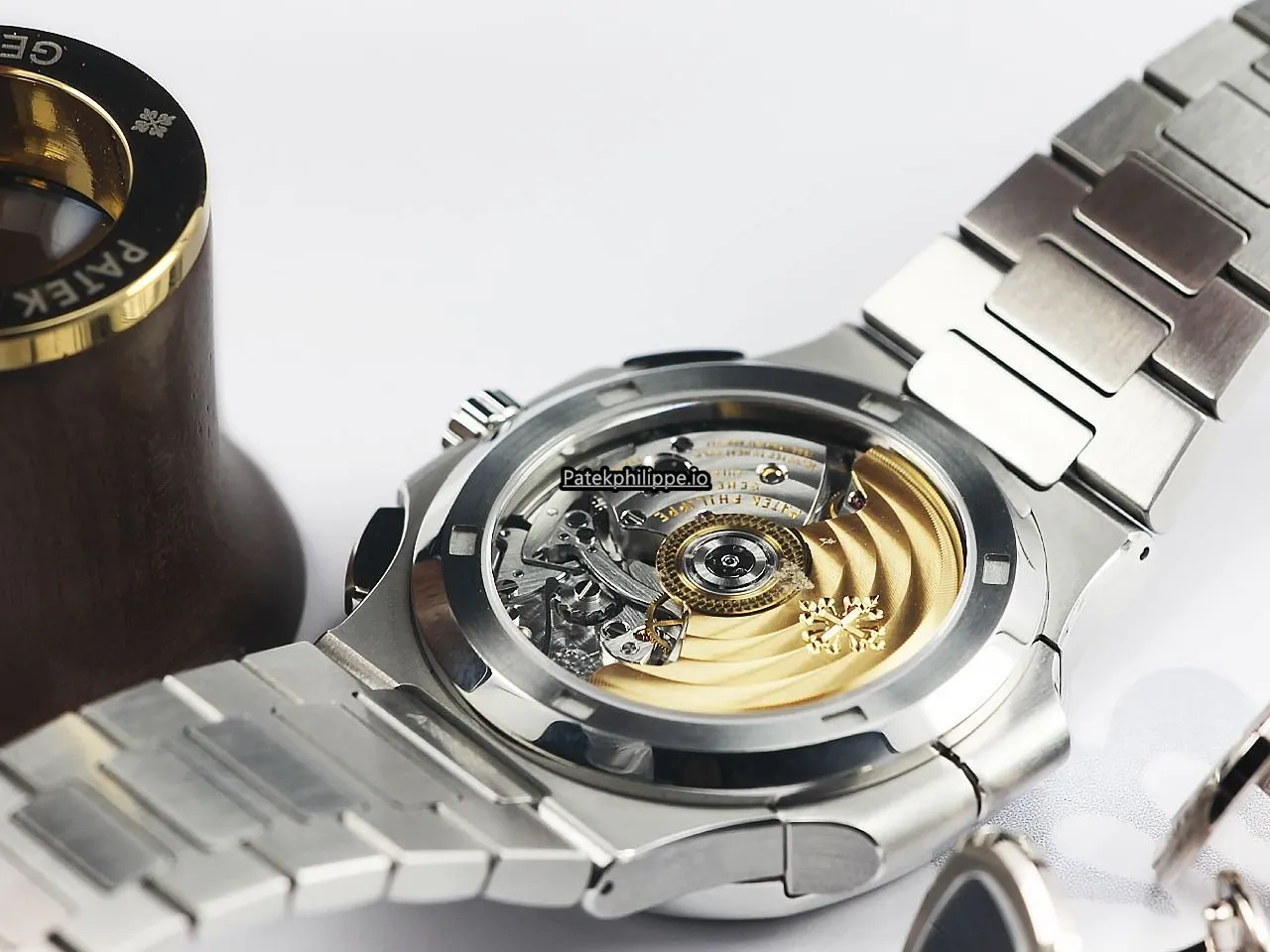 Alternative view of Patek Philippe Nautilus 5990/1a-001 40.5MM Steel Case Automatic
