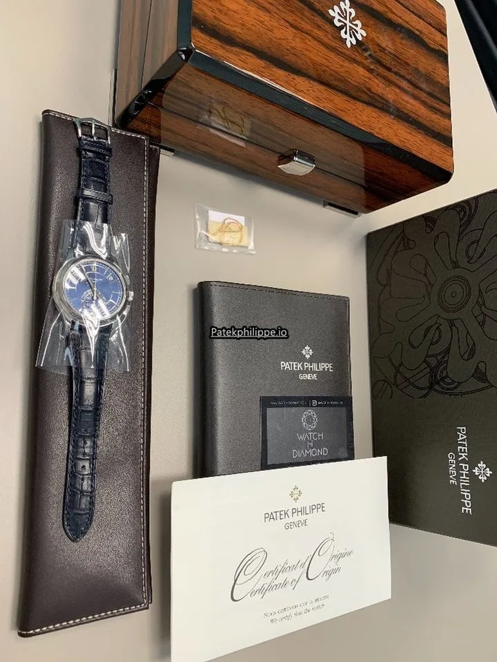 Alternative view of Patek Philippe Annual Calendar 5905p Platinum Case Automatic