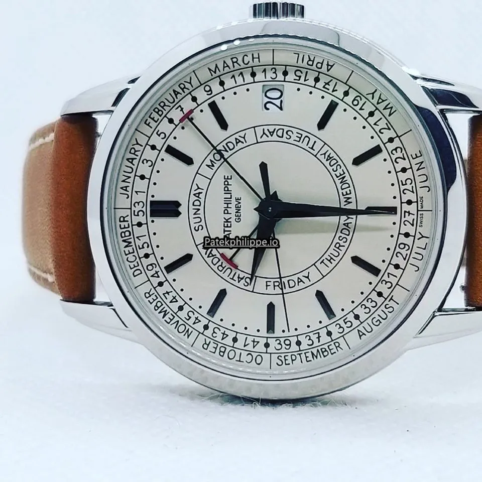 Alternative view of Patek Philippe Calatrava 5212a-001 40MM Steel Case Automatic