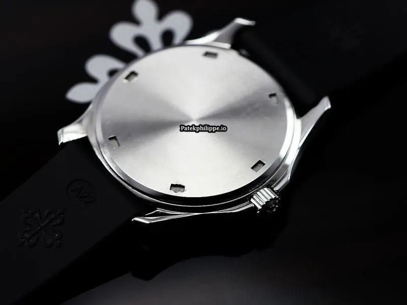 Alternative view of Patek Philippe Aquanaut 5067a 35.6MM Steel Case Quartz