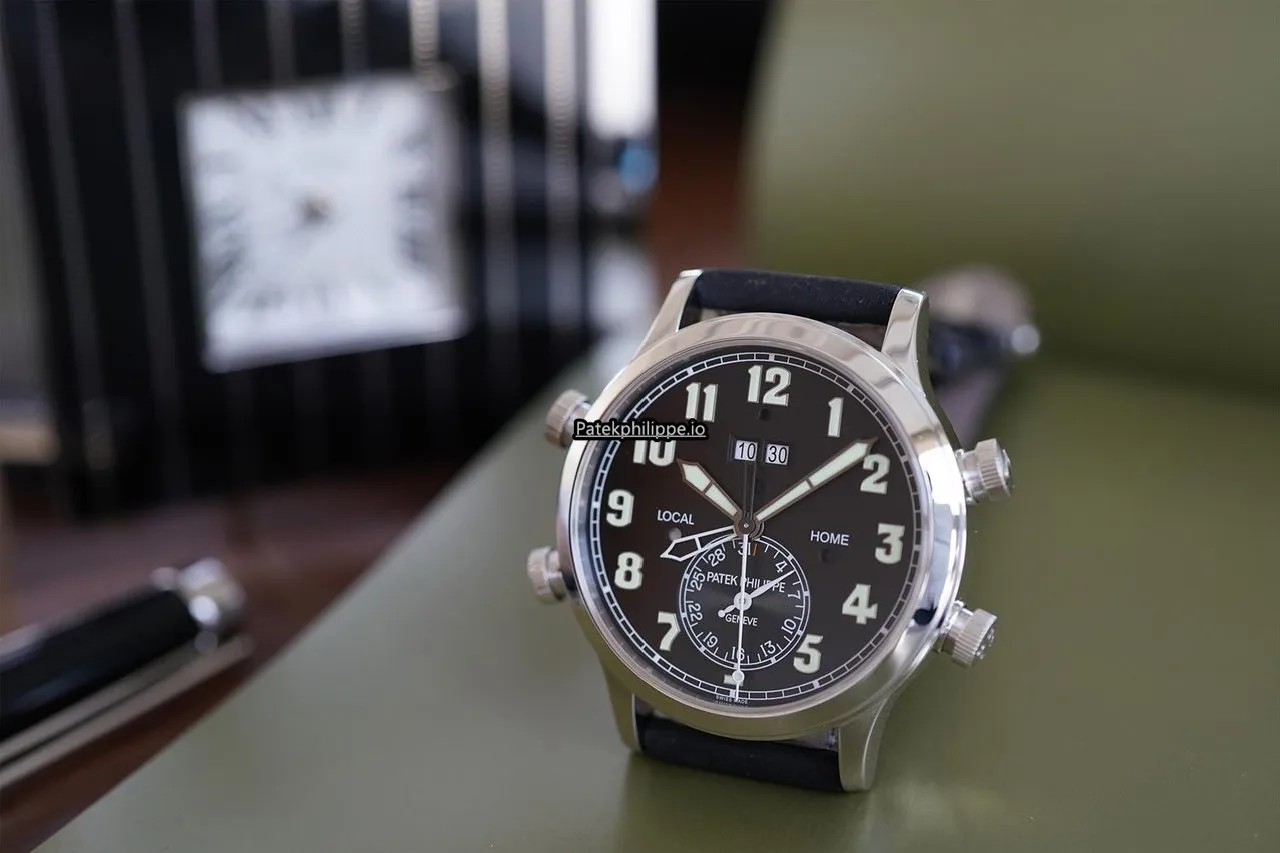 Alternative view of Patek Philippe 5520p-001 42,2MM Platinum Case Automatic