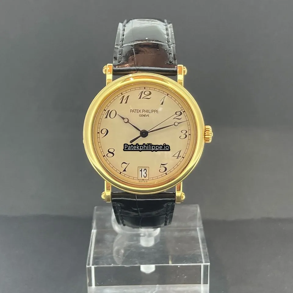 Alternative view of Patek Philippe Calatrava 5053j-001 Yellow Gold Case Automatic