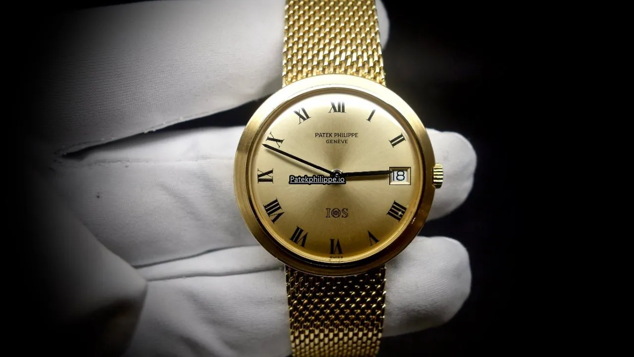 Alternative view of Patek Philippe Calatrava Jan-65 35MM Yellow Gold Case Automatic