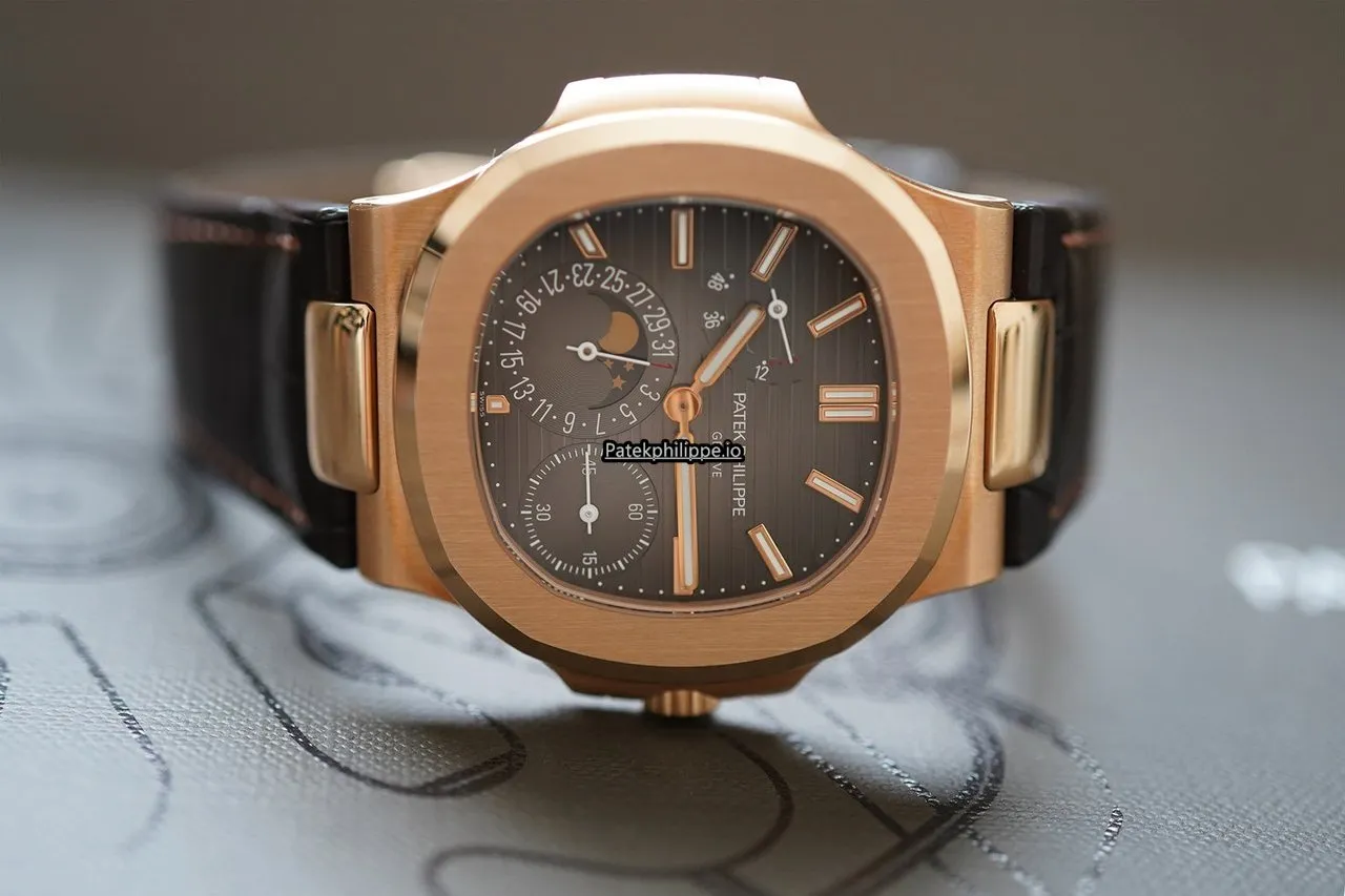 Patek Philippe Nautilus 5712r-001 40MM Rose Gold Case Automatic