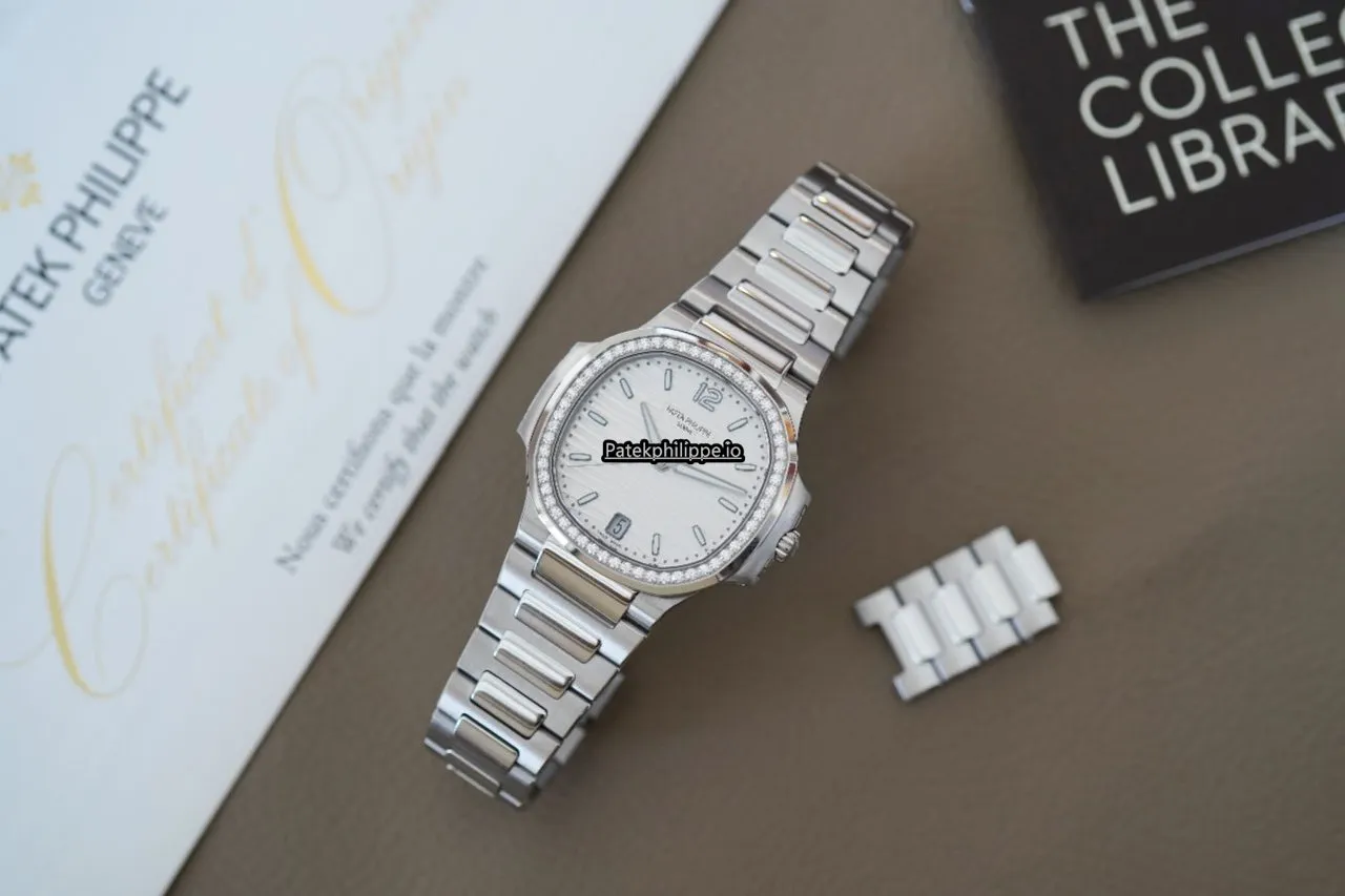 Patek Philippe Nautilus 7118/1200a-010 35.2MM Steel Case Automatic