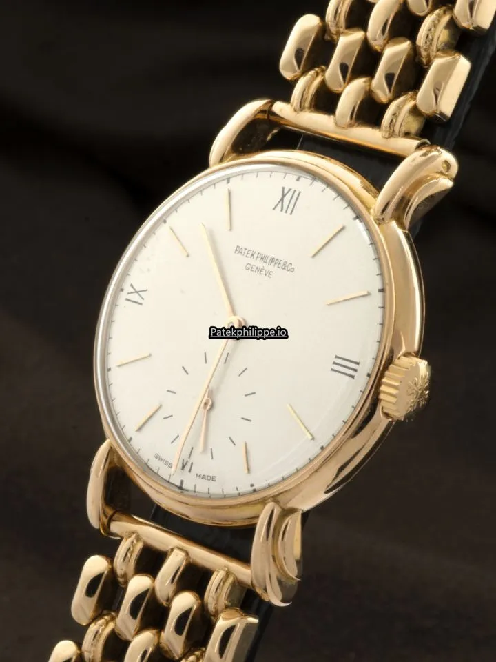 Alternative view of Patek Philippe Calatrava 1571 36MM Rose Gold Case Manual Winding
