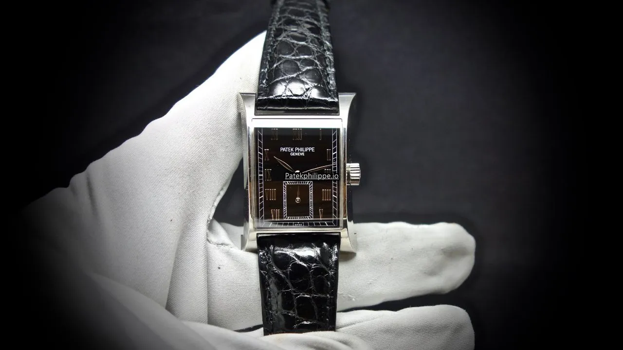 Alternative view of Patek Philippe Pagoda 5500p Manual Winding
