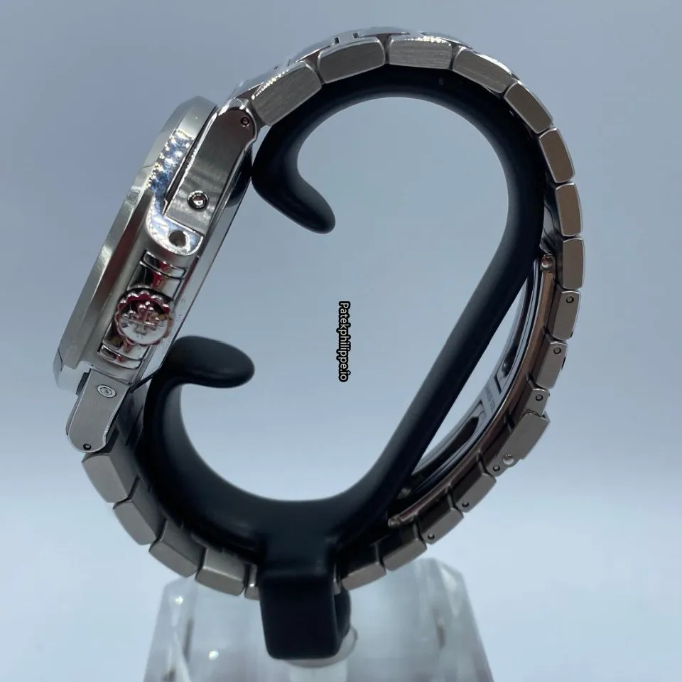 Alternative view of Patek Philippe Nautilus 5726/1a-010 40.5MM Steel Case Automatic