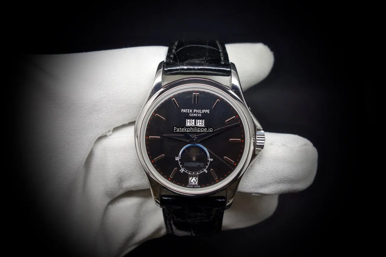 Alternative view of Patek Philippe Annual Calendar 5125p-001 36,5MM Platinum Case Automatic