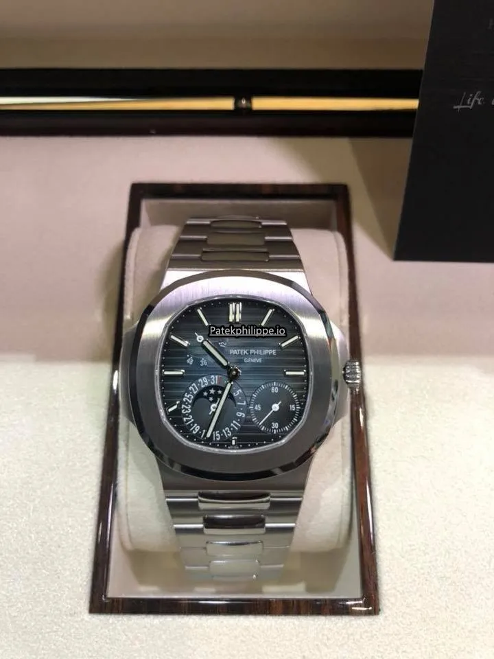 Patek Philippe Nautilus 5712/1a-001 40x38MM Steel Case Automatic