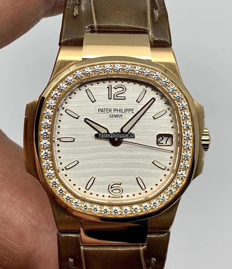 Patek Philippe Nautilus 7010r-011 Rose Gold Case Quartz