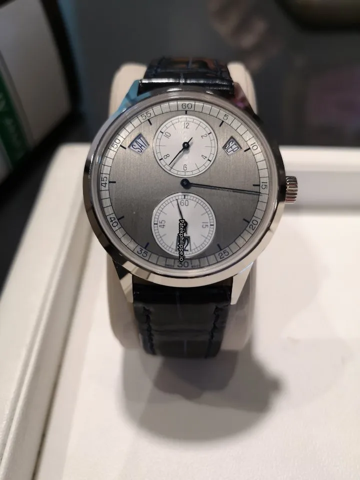 Patek Philippe Annual Calendar 5235g-001 40.5MM White Gold Case Automatic