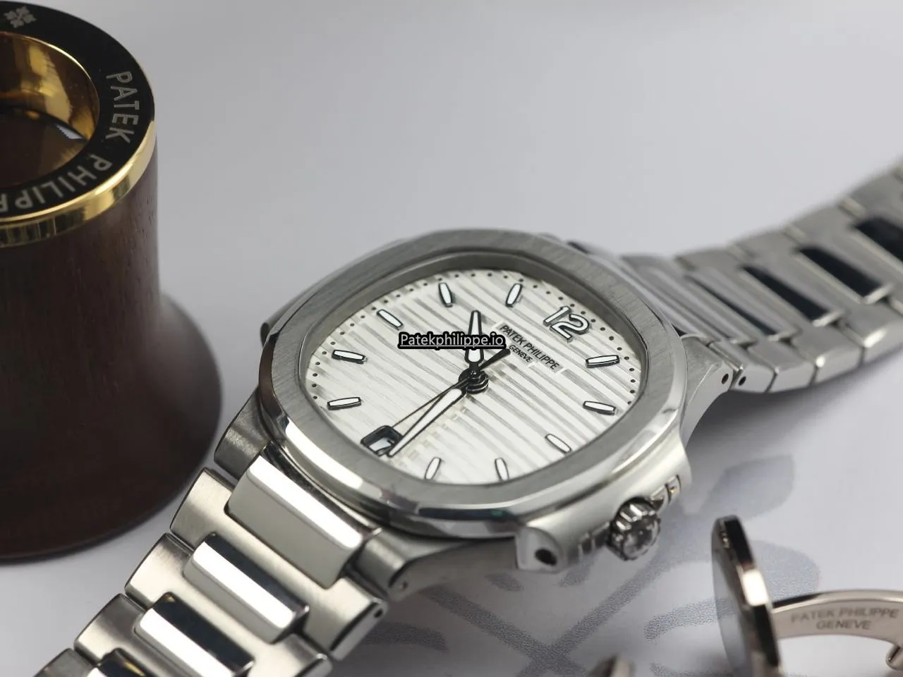 Patek Philippe Nautilus 7118/1a-010 35.2MM Steel Case Automatic