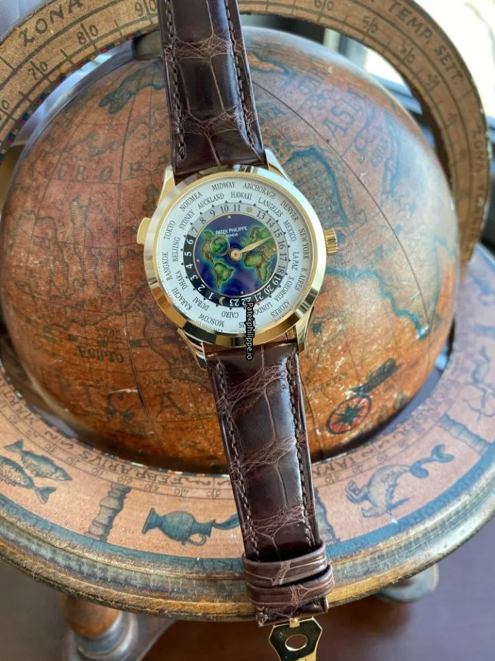 Patek Philippe Complications 5231j-001 Yellow Gold Case Automatic