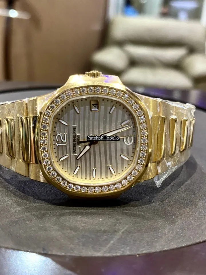 Alternative view of Patek Philippe Nautilus 7010/1r-011 32MM Rose Gold Case Quartz