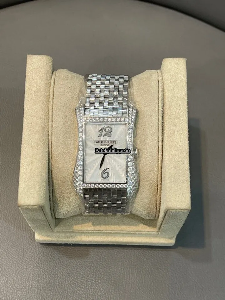 Patek Philippe Gondolo 4972/1g-001 27.4x39.7MM White Gold Case Quartz