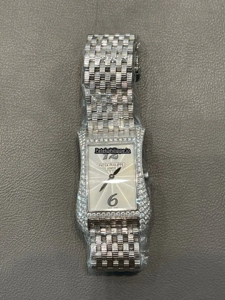 Alternative view of Patek Philippe Gondolo 4972/1g-001 27.4x39.7MM White Gold Case Quartz