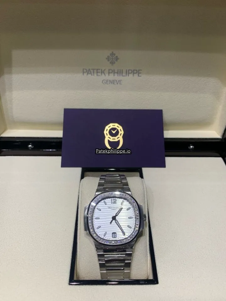 Patek Philippe Nautilus 7118/1a-010 35.2MM Steel Case Automatic