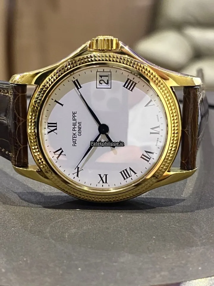 Alternative view of Patek Philippe Calatrava 5117r 37MM Rose Gold Case Automatic