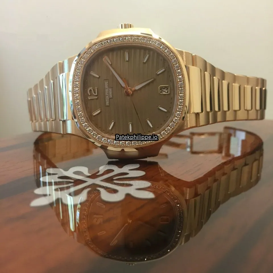 Patek Philippe Nautilus 7118/1200r-010 35,2MM Rose Gold Case Automatic