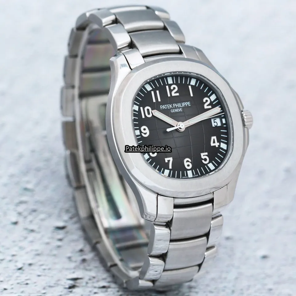 Alternative view of Patek Philippe Aquanaut 5167/1a-001 40MM Steel Case Automatic