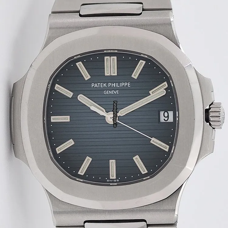 Patek Philippe Nautilus 5711/1a-010 40x38MM Steel Case Automatic