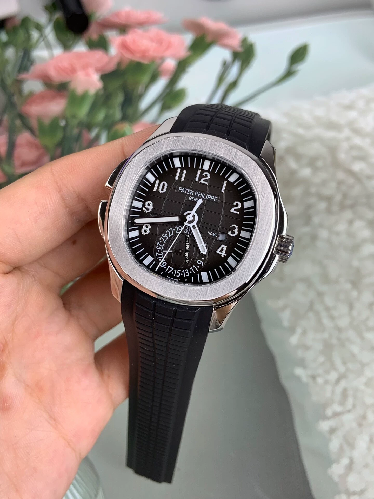 Aquanaut 5164 Travel Time GMT Black Dial Sapphire Crystal Exhibition Back - Image 4