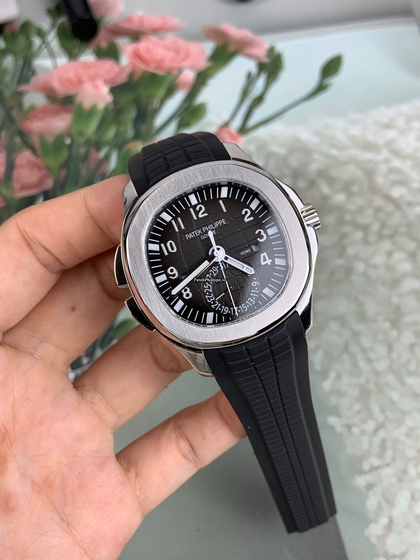 Aquanaut 5164 Travel Time GMT Black Dial Sapphire Crystal Exhibition Back - Image 5