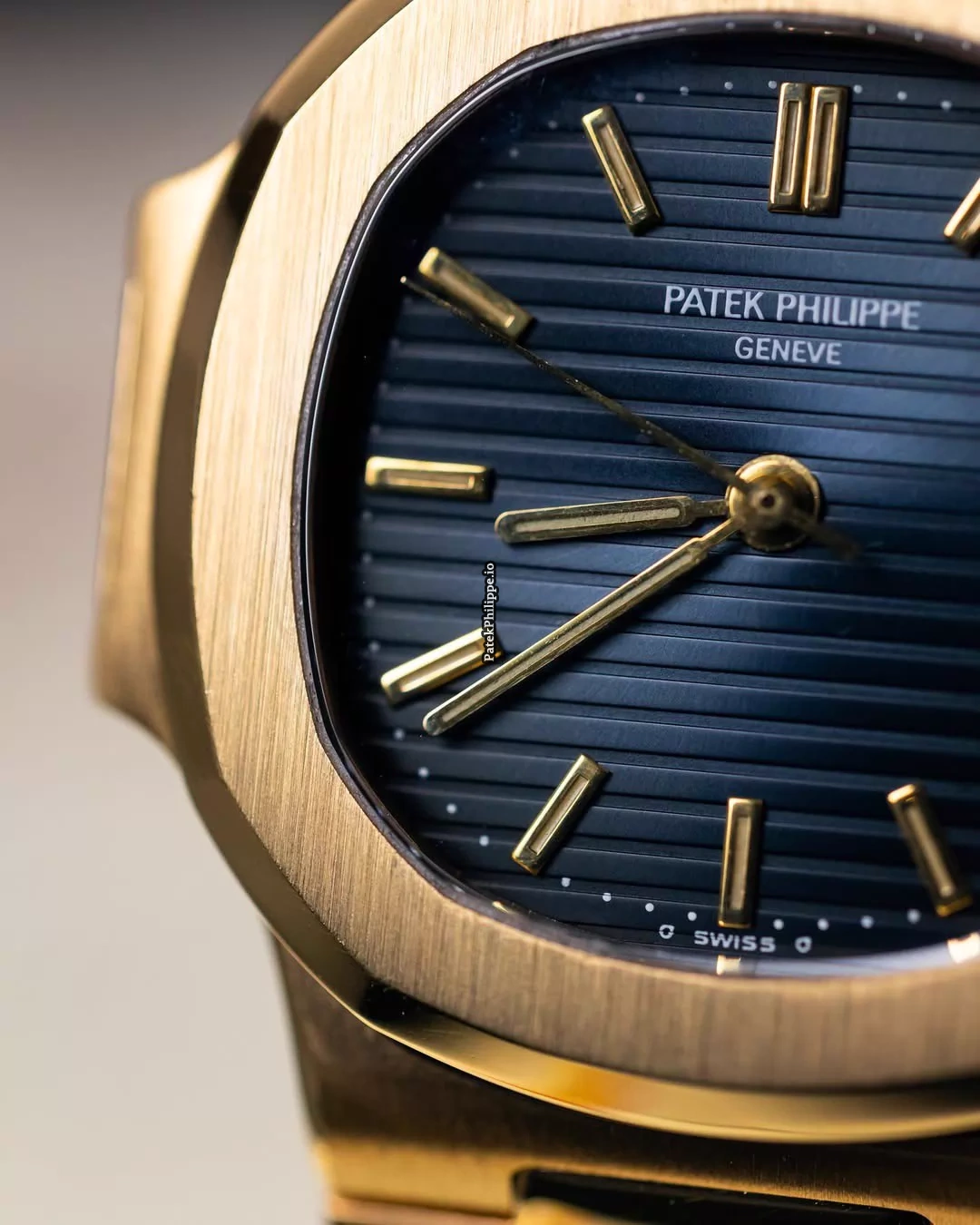 Patek Philippe Nautilus 5711/1A-010 Blue Dial Stainless Steel Men's Watch - Image 8