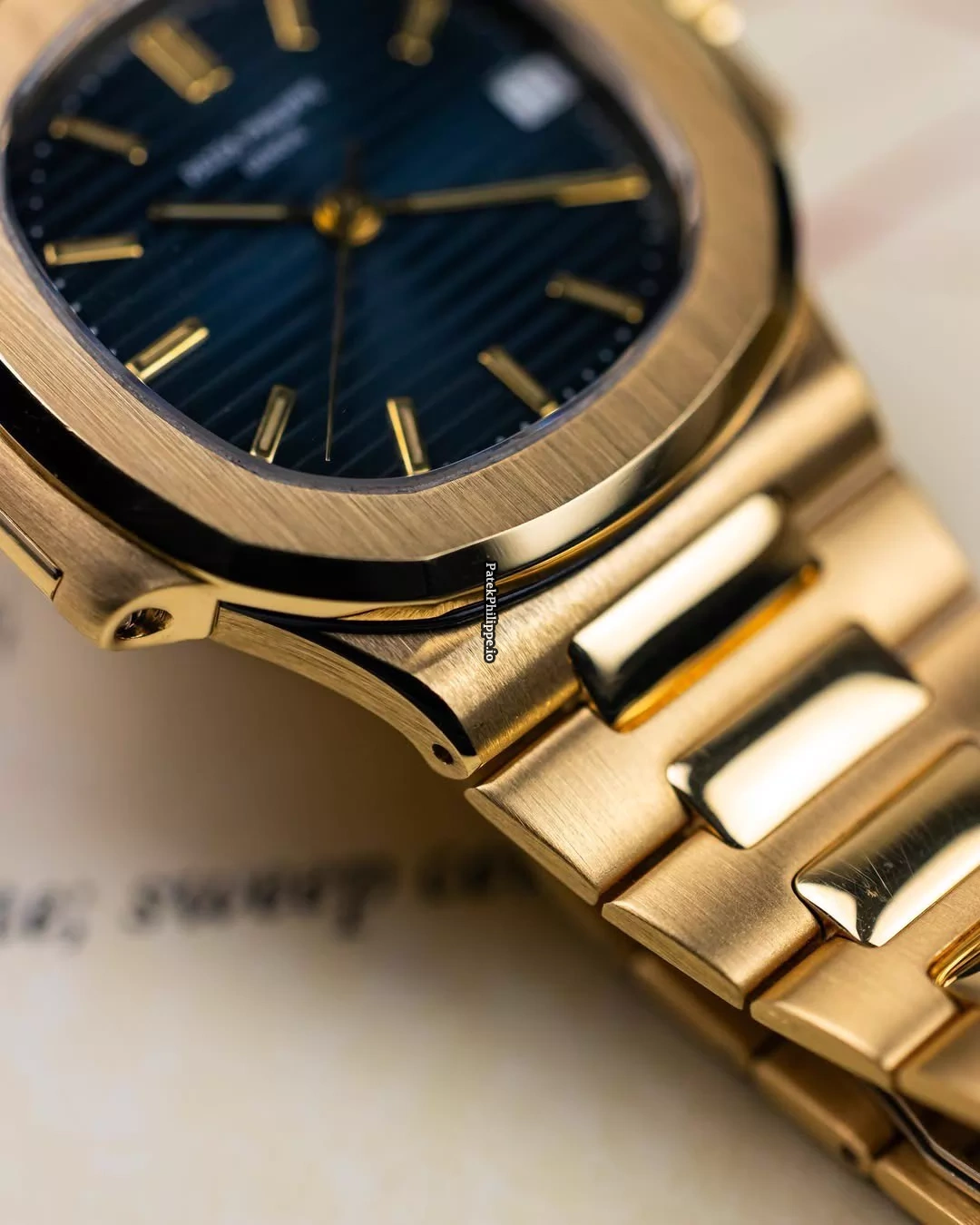 Patek Philippe Nautilus 5711/1A-010 Blue Dial Stainless Steel Men's Watch - Image 9