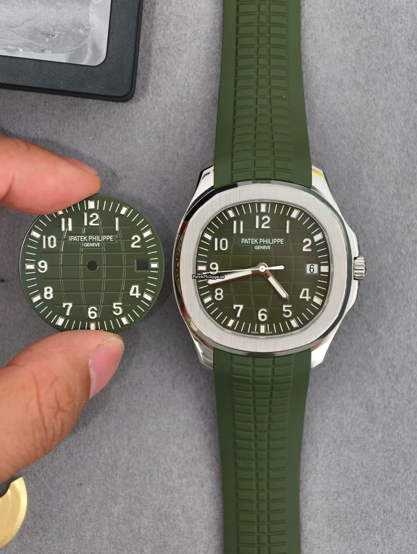 Aquanaut Green Grenade 42mm White Gold Plated Automatic 324 SC Decorated Movement