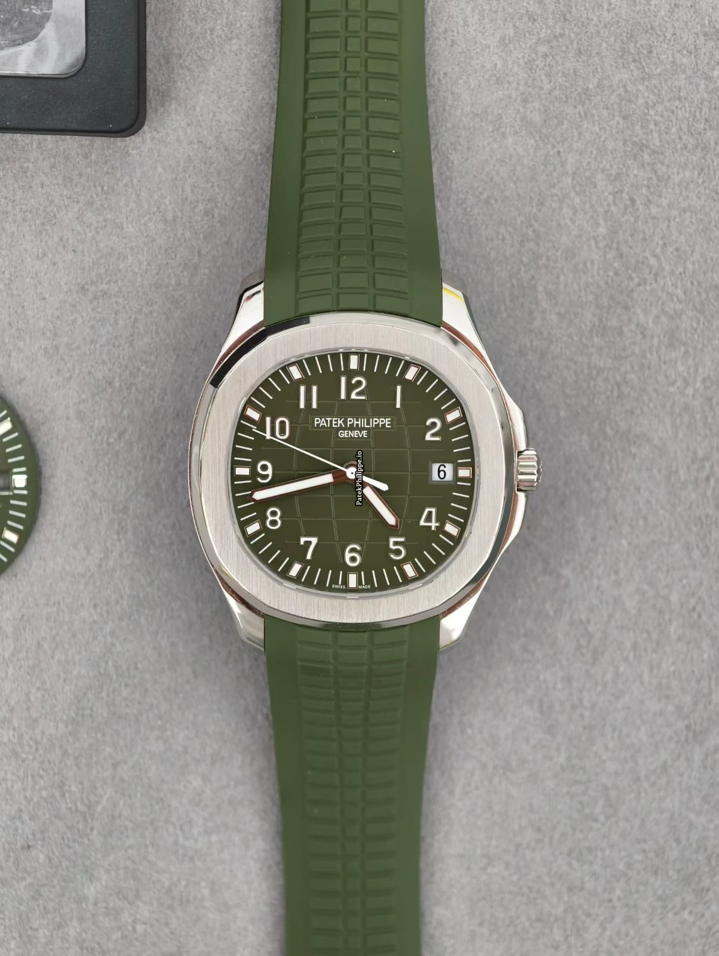 Aquanaut Green Grenade 42mm White Gold Plated Automatic 324 SC Decorated Movement - Image 3