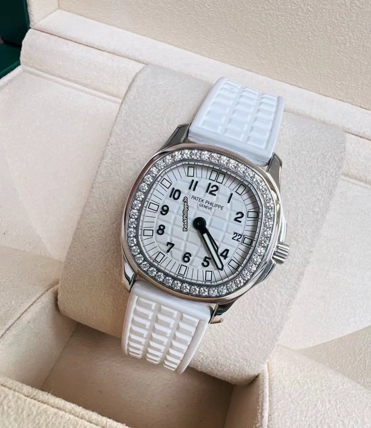Aquanaut Luce 5067A White Dial Diamond Steel Quartz Ladies Watch - Image 3