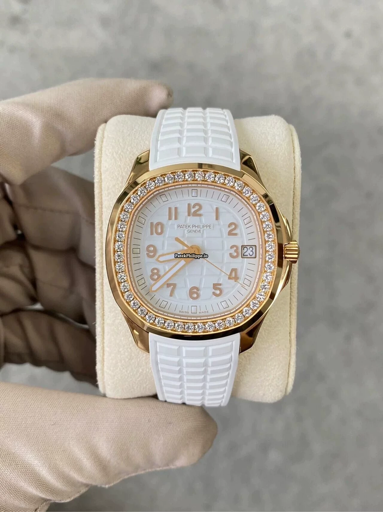 Aquanaut Luce 5268/200R Grenade Rose Gold Diamond White Dial Automatic Watch - Image 4