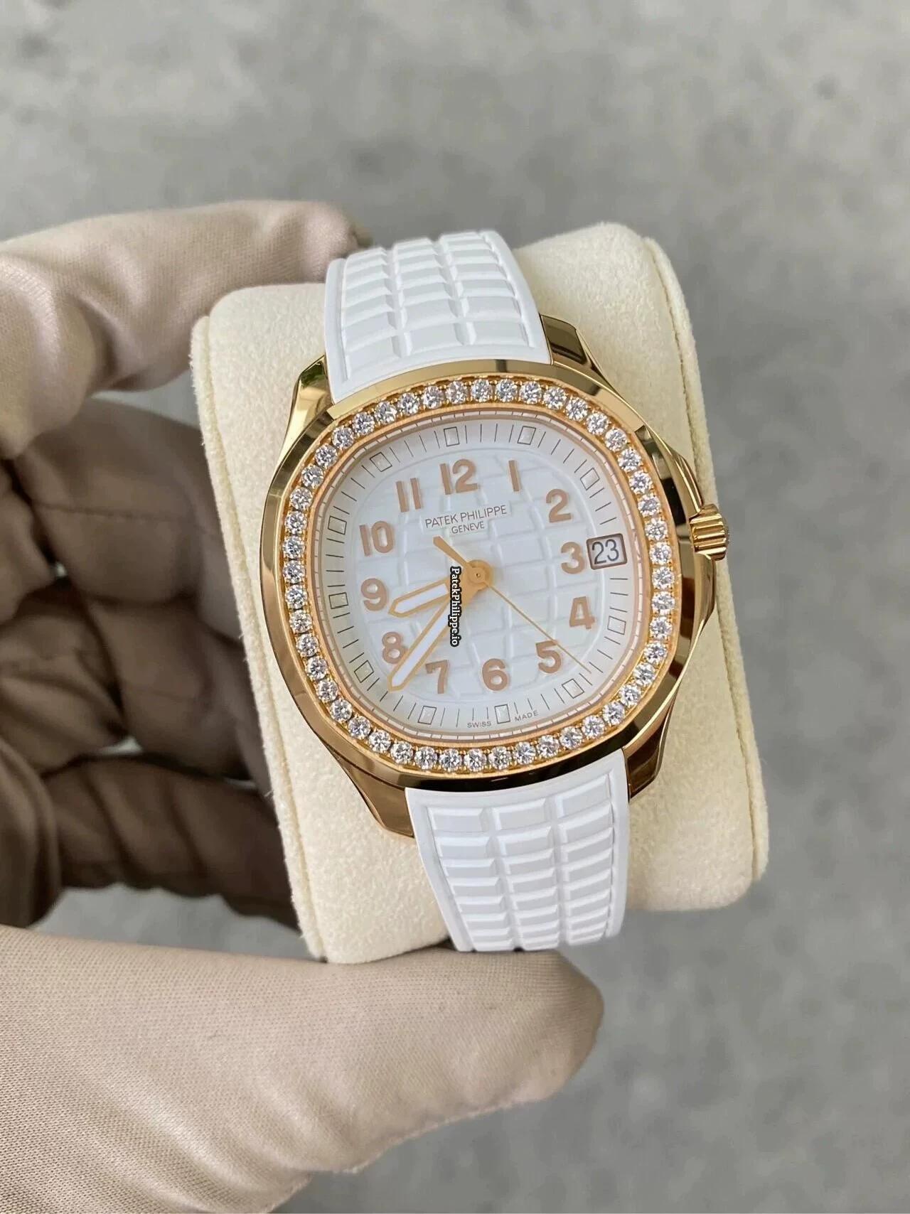 Aquanaut Luce 5268/200R Grenade Rose Gold Diamond White Dial Automatic Watch - Image 5