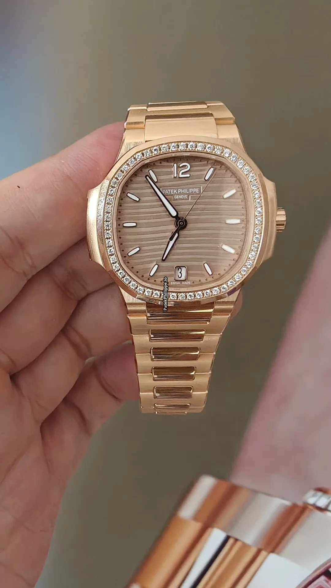 Nautilus 7118 1200R 010 Ladies Watch 35.2mm 18k Rose Gold Diamond Bezel Golden Brown Opaline Dial - Image 4