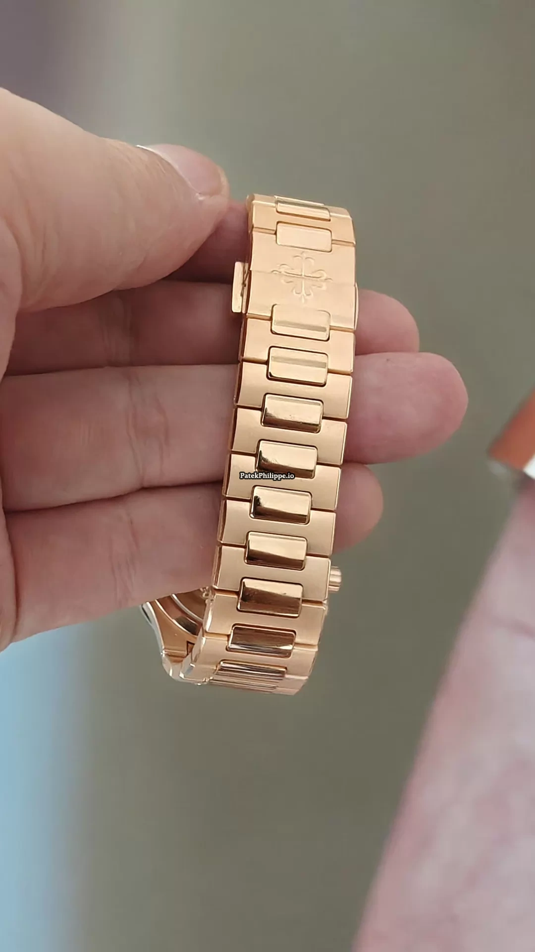 Nautilus 7118 1200R 010 Ladies Watch 35.2mm 18k Rose Gold Diamond Bezel Golden Brown Opaline Dial - Image 6